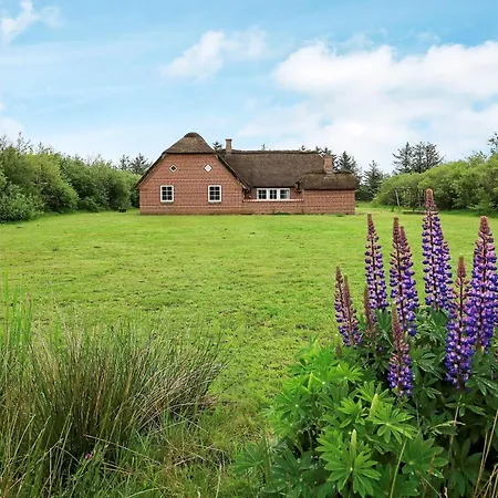 4 Star Holiday Home In Ulfborg Prázdninový dům